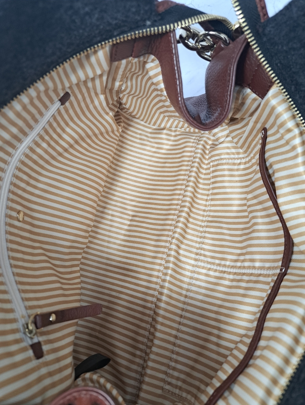 Kate Spade New York Cobble Hill Little Murphy Handle Bag - Sample - Picture 9 of 12